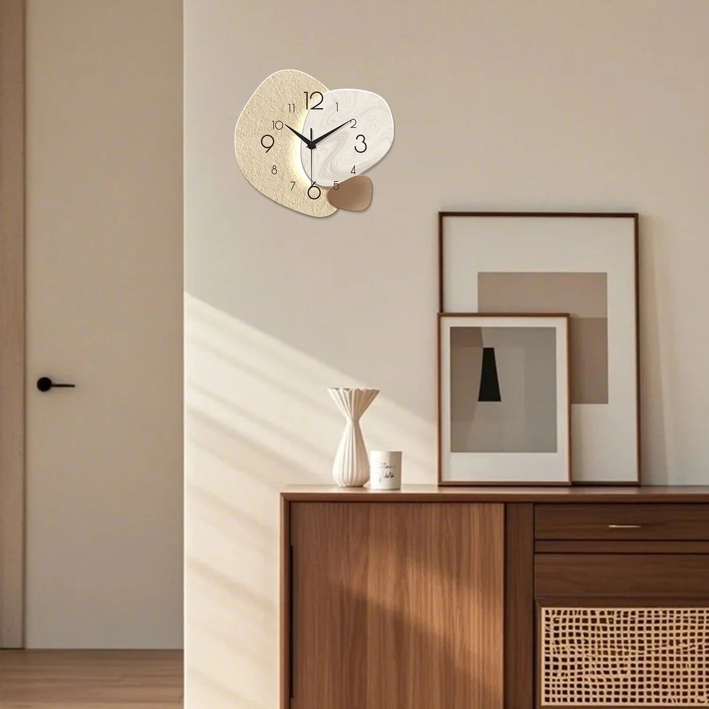 Modern Irregular Silent Wall Clock – Minimalist Quartz Decorative Wall Clock for Living Room